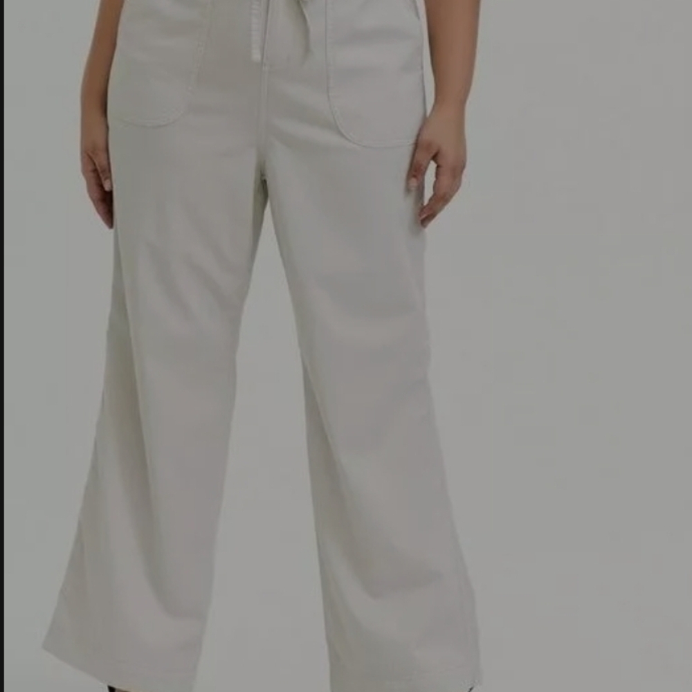 Torrid Women's Size 18 Cream Wide-Leg Trouser Pants New With Tags